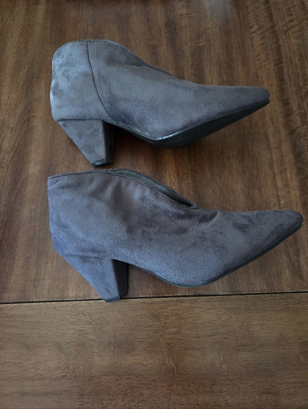 C est 1946 Gray Shoe Booties Slip On Chunky Heel  FauxSuede Witchy Indie Size 11